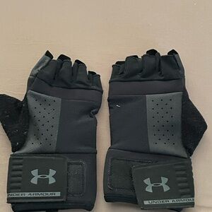 Under Armour Black Workout Gloves